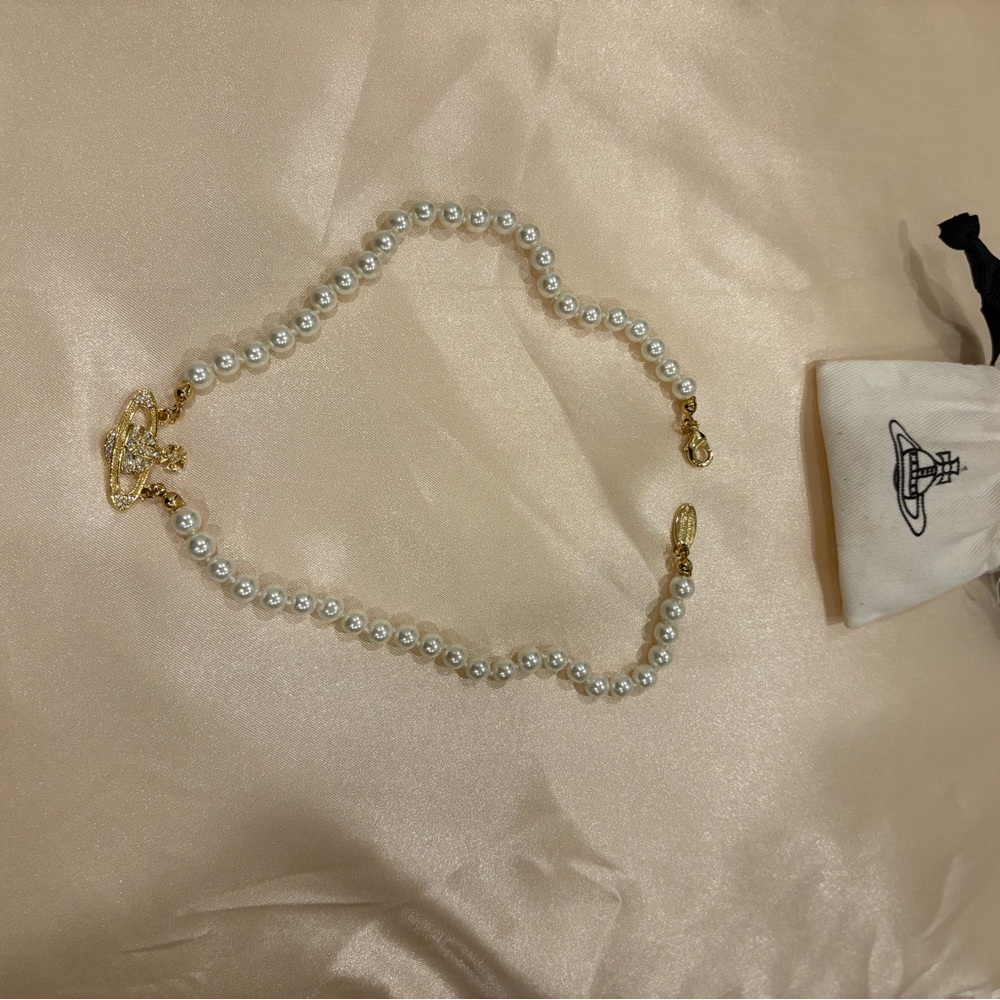 Pearl Necklace with Gold Accents